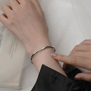 Pulsera de Plata de Ley 925 de alta gama Mobius, pulsera de joyería circular simple de moda de lujo con luz de nicho - Product Image 2