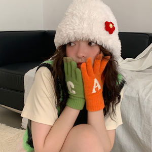 2025 nuevos guantes coreanos de Invierno para mujer, guantes de Ciclismo de punto con pantalla táctil, Jacquard con letras gruesas para uso diario - Product Image 1