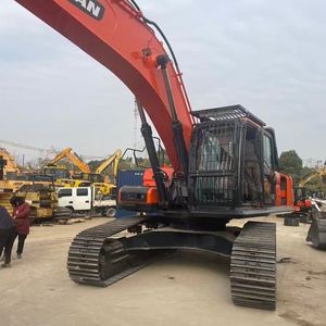 Excavadora de cadenas Hyundai 305LC-7 de 30 toneladas con cazo de excavación para movimiento de tierras en construcción - Product Image 1