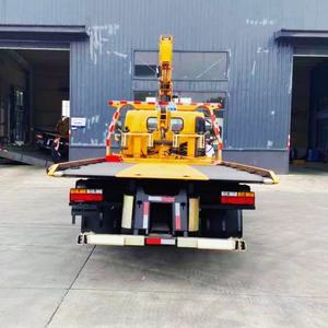 Chariot à plateau plat à une ou deux voies avec grue, empattement de 4,4 m, camion de remorquage compact pour la récupération agile en ville et les opérations de stationnement - Product Image 2