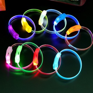 Bán buôn phát sáng trong bóng tối Nguồn cung cấp bên sáng LED Dây đeo cổ tay vòng đeo tay dây đeo cổ tay - Product Image 1