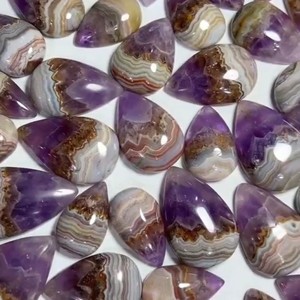 Vente en gros de pierres de guérison en cristal poli naturel mexicain (améthyste, agate) en forme de cœur, goutte d'eau et lune, pour bijoux DIY et décoration Feng Shui - Product Image 3