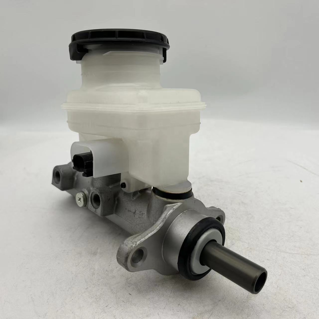 まーちゃん Factory Price Brake Master Cylinder for ISUZU OEM 98006941 8