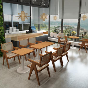 Einfaches Esszimmer- und Café-Tisch-und-Stuhl-Set aus Massivholz für Restaurants, Imbisse, Milchtee-Läden und Cafés mit Kleinen Runden oder Quadratischen Tischen - Product Image 1