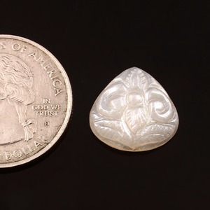 Zajara Đá Quý Handmade Khắc Tự Nhiên Trắng Thạch Anh Moonstone Đá Quý Thay Đổi Màu Sắc Hiệu ứng Quang Học <span class=keywords><strong>7</strong></span> Carats Số Lượng Lớn Cho Tự Làm Đồ Trang Sức - Product Image 2