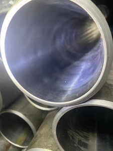 أنابيب فولاذية سلسة وقضبان دائرية طويلة العمر بسماكة جدار 10 مم و20 مم و30 مم من نوع 27SiMn / 28Mn6 لأنظمة الدعم الهيدروليكية - Product Image 4