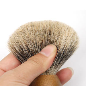 A Setole morbide di Viaggio ECO-Friendly di <span class=keywords><strong>Tasso</strong></span> Silvertip Personalizzato Piccolo <span class=keywords><strong>Barba</strong></span> di Legno <span class=keywords><strong>Pennello</strong></span> Da <span class=keywords><strong>Barba</strong></span> - Product Image 3
