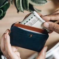 2025 Cartera de cuero PU triple delgada de lujo para mujer con logotipo personalizado tarjetero Clip de bolsillo para monedas para buen uso comercial