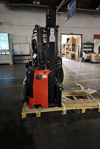 <span class=keywords><strong>Chariot</strong></span> <span class=keywords><strong>élévateur</strong></span> semi-électrique Kayond, capacité de charge lourde de 2000 kg, options de mât double ou triple, batterie au plomb-acide, hauteur de levage de 3000 à 4500 mm - Product Image 6