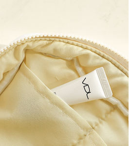 กระเป๋าเครื่องสำอาง WAALUU แบบนุ่มพิเศษ ลายควิลท์น่ารัก พร้อมโลโก้  วัสดุไนลอนบุหนานุ่ม - Product Image 6