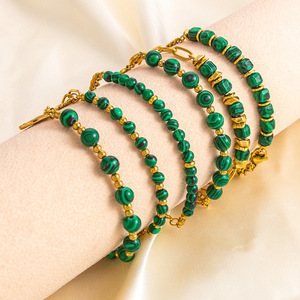 Bracelet en pierre naturelle Malachite 6 mm avec breloque pyramide plaquée or, bijoux de mode pour femmes, style estival - Product Image 2