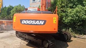 Excavatrice Doosan DH220 22 tonnes utilisée avec les composants du moteur Doosan d'origine, y compris le moteur, la boîte de vitesses, la pompe à engrenages, le roulement PLC - Product Image 2