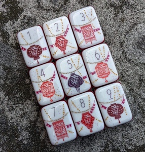 Jeu de Mahjong américain en acrylique à 7 couches, design Walk With Me, tuiles de Mahjong personnalisées de luxe sculptées, 160 tuiles - Product Image 4