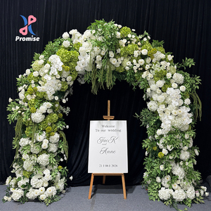 Arco Floral Colgante de Seda Verde Blanco Fresco, Decoración Realista y Moderna para Jardín, Bodas y Duchas Nupciales - Product Image 1