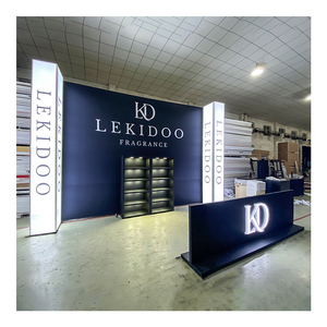 Stand d'exposition avec panneau mural en bois, fabricant <span class=keywords><strong>de</strong></span> stands d'exposition sur mesure avec certification CE - Product Image 2