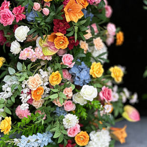 Una colorida y realista bola de flores de seda mixta, perfecta para un fondo de boda al aire libre de estilo campestre. - Product Image 3