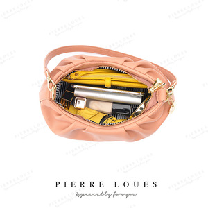 กระเป๋าสะพายไหล่ผู้หญิง Pierre Loues สีชมพูล้วน ปิดด้วยซิป ใช้ได้ทุกวัน - Product Image 1
