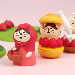 Japanese Style Zakka Cat Figurine Strawberry Tart Miniature Resin Ornament Home Desktop Car Decoration Artistic Craft Gift - Product Image 3
