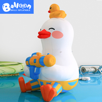 Canard gonflable personnalisé avec pistolet à eau pour la décoration d'événements festifs, la publicité commerciale, les événements de carnaval