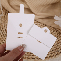 Carte de présentation de bijoux pliable personnalisée pour l'emballage de bagues, boucles d'oreilles et colliers, avec personnalisation complète du logo, de la couleur et de la forme