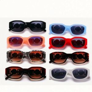 Lunettes de soleil noires rétro pour femmes avec logo personnalisé, protection UV400, petites lunettes de soleil carrées polygonales pour femmes - Product Image 3