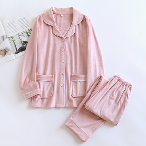 Vêtements d'hiver en gros pour femmes, pyjamas en flanelle chauds personnalisés avec logo, ensemble <span class=keywords><strong>de</strong></span> vêtements <span class=keywords><strong>de</strong></span> <span class=keywords><strong>nuit</strong></span> en <span class=keywords><strong>polaire</strong></span> corail pour femmes, vêtements <span class=keywords><strong>de</strong></span> détente - Product Image 1