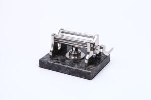 قطع ألومنيوم مخصصة عالية الدقة بتقنية التصنيع باستخدام الحاسب الآلي من شنزن، قطع ألعاب وقطع غيار آلات خشبية - Product Image 2