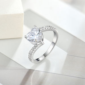 उच्च गुणवत्ता वाले दिल का क्यूबिक ज़िरकोनिया सगाई स्टर्लिंग चांदी 925 रिंग रोडियम प्लेटेड बैडरिंग - Product Image 2