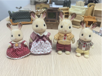 Sylvanian Families Calico Critters Set Keluarga Kelinci Cokelat Figur Kelinci Berbulu Mainan Koleksi Keluarga Hewan untuk Anak-anak