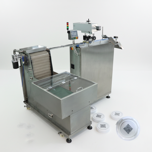 Machine intégrée de marquage laser automatique des bouchons de bouteilles, d'étiquetage de codes QR, de collecte et de tri de données pour le contrôle qualité - Product Image 1