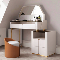 Coiffeuse escamotable de luxe nordique avec miroir de maquillage à LED, rangement et panneau en bois, style moderne pour chambre à coucher