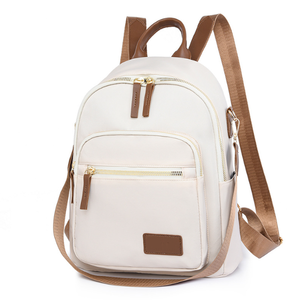 Mochila femenina de lujo en cuero sintético luminoso con estampado holográfico geométrico reflectante ideal para la escuela. - Product Image 3