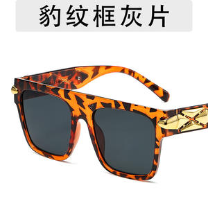 2024 kaya giymek güneş gözlüğü UV400 yeni büyük kare dekoratif çerçeve ile beyaz sarı şampanya PC malzeme aynalı lensler - Product Image 6