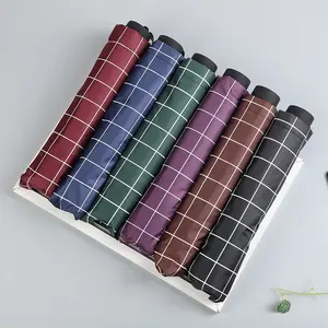 Fabrik Großhandel schwarz beschichtetes 10K kariert Muster 27-Zoll-Rahmen Regenschirm mit UV-Schutz 3fach