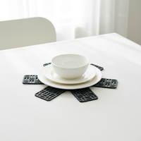 Napperon Hongyi moderne de haute qualité en polyester doux et léger, écologique et réutilisable, de 380 mm de diamètre, forme irrégulière pour la maison et la cuisine