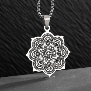 Collar de Loto de Acero Inoxidable, Colgante de Flor Mandala Vintage, Cadena de Acero de <span class=keywords><strong>Titanio</strong></span> Resistente al Deslustre, Gargantilla para <span class=keywords><strong>Hombre</strong></span> y Mujer - Product Image 2