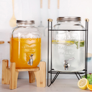 Vendita calda 8L Design classico di vetro distributore di bevande acqua fredda succo di liquido vasetto con ferro e legno Stand per la decorazione per la casa - Product Image 3