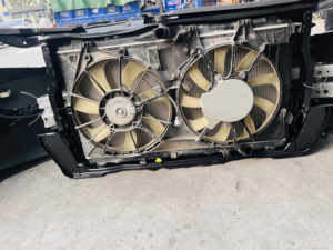 Ensemble de calandre avant d'origine d'occasion avec phare antibrouillard, radiateur, condenseur, ventilateur, coupe-nez pour Lexus ES 300H 350H 250 - Product Image 5