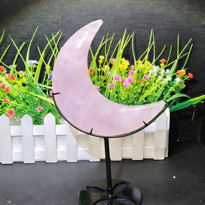 Nuovi Arrivi all'Ingrosso: Luna in Quarzo Rosa con Base in Metallo, Cristallo Lucidato Intagliato per Decorazione Casa e Feng Shui - Product Image 1