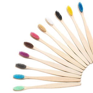 Brosse <span class=keywords><strong>à</strong></span> <span class=keywords><strong>dents</strong></span> en bambou de voyage d'<span class=keywords><strong>occasion</strong></span> sans BPA certifiée CE FCC FDA ROHS avec poils en nylon Pupont souple - Product Image 2