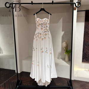 فستان زفاف Mily QD06270 فستان زفاف طويل أنيق من الساتان والحرير المطرز برقبة حبيبة - Product Image 1