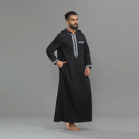 Vente en gros de Qamis Qatari pour hommes, Thobe du Golfe, Robe arabe traditionnelle à col montant et poignets boutonnés à manches longues