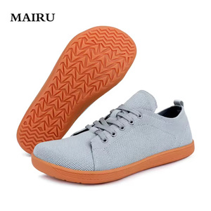 Chaussures de course blanches personnalisées en usine, antidérapantes, respirantes, en tricot doux, grande taille, à bout large, style pieds nus - Product Image 2