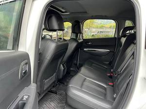 Voitures d'<span class=keywords><strong>occasion</strong></span> <span class=keywords><strong>Peugeot</strong></span> <span class=keywords><strong>3008</strong></span> SUV LHD Automatique Traction avant 1.6T/2.0L Faible kilométrage Sans accident Exportation Vente en gros 2013 <span class=keywords><strong>2014</strong></span> 2015 - Product Image 5