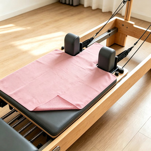 Tapetes de Microfibra Antideslizantes para Yoga y Gimnasia con Logotipo Personalizado, Toalla Antideslizante para Pilates Reformer - Product Image 2
