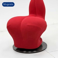 Fauteuil d'appoint français moderne de conception unique en rouge décontracté et créatif avec un motif floral unique pour appartement, villa, chambre à coucher, salle à manger
