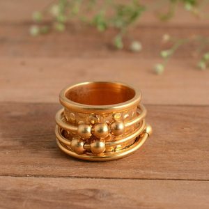 Anillo Giratorio Moderno Hecho a Mano con Cuentas de Latón Chapadas en Oro de 14K, Anillo Antiestrés para Aliviar la Ansiedad - Product Image 3