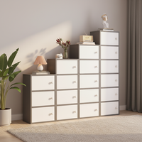 Commode en bois moderne avec 4 tiroirs et porte à panneau, meuble de rangement pour chambre et salon, design moderne et épuré, mobilier de maison