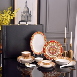 Service de table en céramique de luxe européen 28 pièces, en porcelaine fine rouge fantaisie, avec 6 cuillères et tasses marbrées, idéal pour les cadeaux - Product Image 2