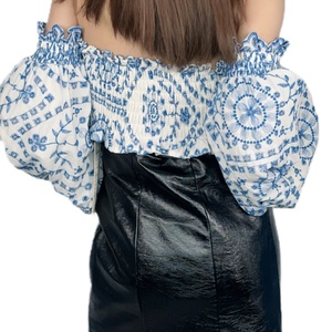 OEM Nouveau Top Court Sexy à Manches Longues et Épaules Dénudées Brodé pour Femme - Product Image 4